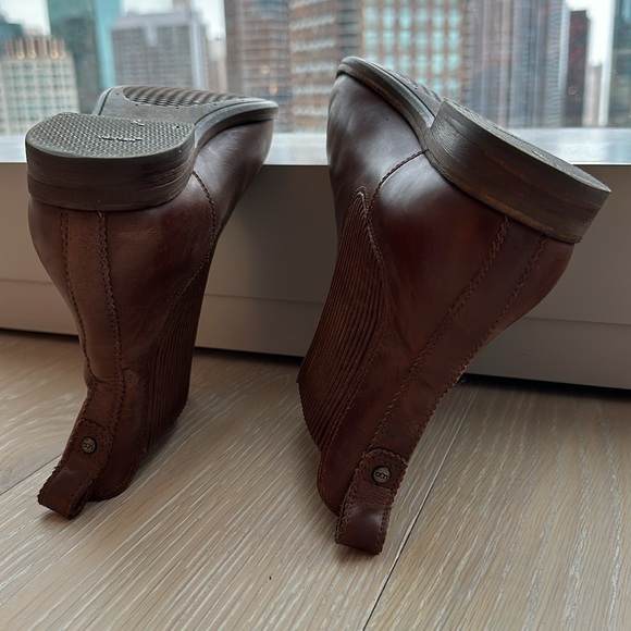 UGG Chelsea boots in classic brown leather - Picture 12 of 12